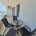 Sunset View Нэводари